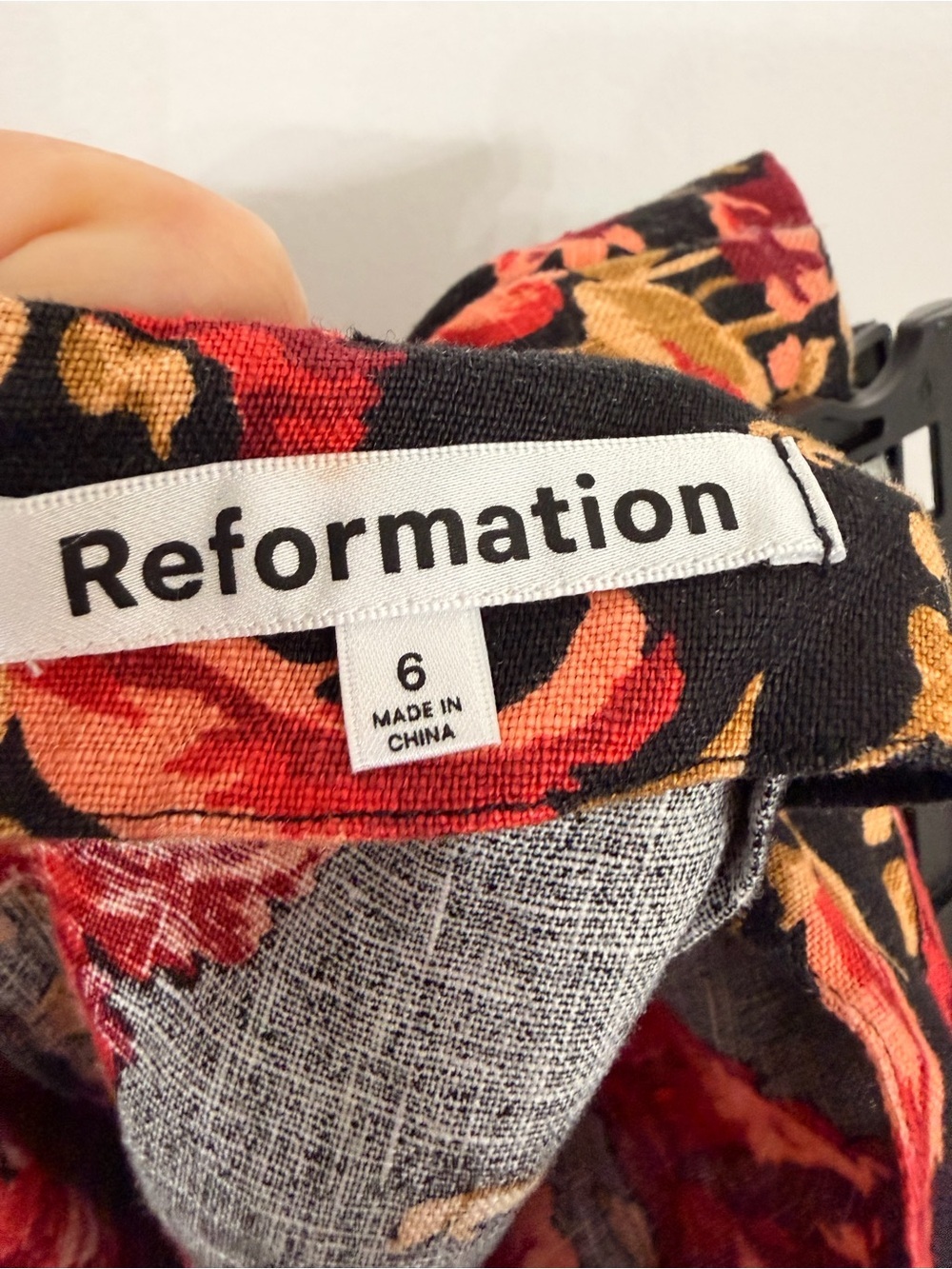 Reformation Vancouver Floral Linen Mini Skirt Red & Black Size 6 - Picture 7 of 7